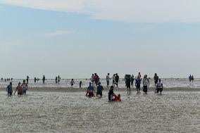 Sea Pollution At Bakkhali Sea Beach In West Bengal