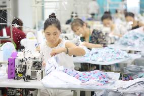 China Manufacturing Industry Swimsuits Export