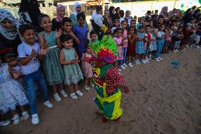 Clowns Entertain Children - Gaza