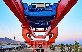 Baotou-Yinchuan High-speed Railway Extra-large Bridge Box Girder Erection Construction