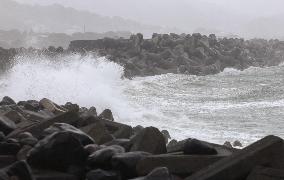 Typhoon Khanun brings stormy weather to southwestern Japan