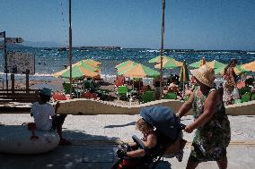 Daily Life In Chania - Warm Weather