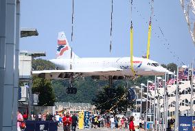 Concorde Craned Off Intrepid Museum For Restoration - NYC