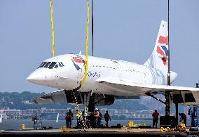 Concorde Craned Off Intrepid Museum For Restoration - NYC