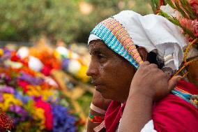Medellin 'Feria de las Flores' - Silleteros Parade