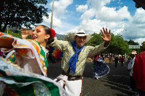 Medellin 'Feria de las Flores' - Silleteros Parade