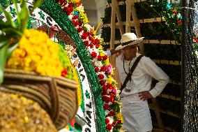 Medellin 'Feria de las Flores' - Silleteros Parade