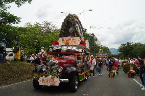 Medellin 'Feria de las Flores' - Silleteros Parade