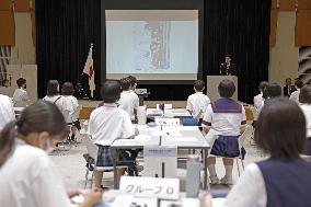 Junior high school "summit" on abductions by N. Korea
