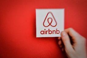 Illustration Logo Airbnb - Paris