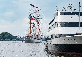 Chilean Tall Ship Esmeralda Departs Norfolk, VA