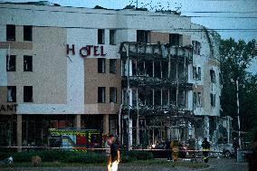 Russian troops hit Zaporizhzhia hotel