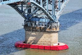 Nanjing Yangtze River Bridge Pier Anti-collision Facilities Completed