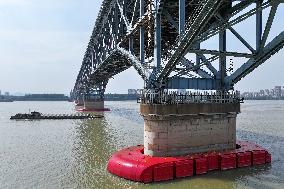 Nanjing Yangtze River Bridge Pier Anti-collision Facilities Completed