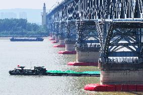 Nanjing Yangtze River Bridge Pier Anti-collision Facilities Completed