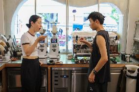 CHINA-SHANGHAI-COFFEE-HEARING-IMPAIRED PEOPLE (CN)