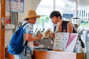 CHINA-SHANGHAI-COFFEE-HEARING-IMPAIRED PEOPLE (CN)