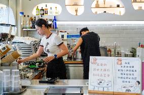 CHINA-SHANGHAI-COFFEE-HEARING-IMPAIRED PEOPLE (CN)