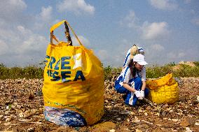 Clean Beaches Keep The Sea Free Of Plastic Waste