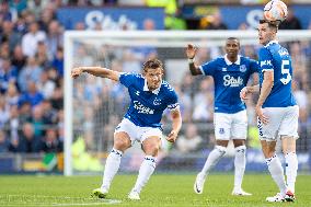 Everton FC v Fulham FC - Premier League