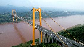 Taihong Yangtze River Bridge Crosses The Yangtze River in Chongqing