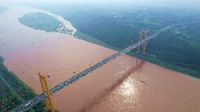 Taihong Yangtze River Bridge Crosses The Yangtze River in Chongqing