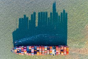 2023 H1 Shanghai Port Container Throughput Growth