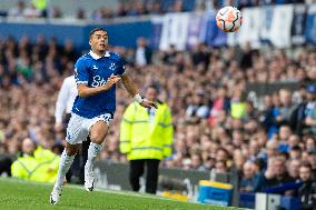 Everton FC v Fulham FC - Premier League