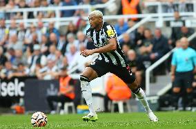 Newcastle United v Aston Villa - Premier League