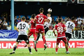 Universitatea Cluj v FC Dinamo Bucharest - SuperLiga