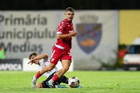 Universitatea Cluj v FC Dinamo Bucharest - SuperLiga