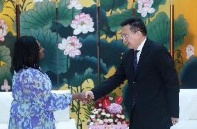 CHINA-BEIJING-XINHUA-AP PRESIDENT-MEETING(CN)