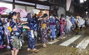 All-night dancing in Gifu