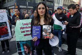 Feminists Demonstrate Outside The National Palace; Demand That The Mexican President Not Victimise Himself