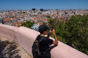 Daily Life In Lisbon