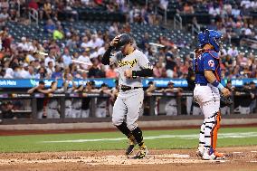 Pittsburgh Pirates v New York Mets