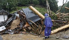 Typhoon Lan hits western Japan