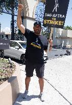 Celebs Join SAG-WGA Strike - LA