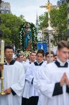 Procession of the Priestly Society of Saint Pius X - Paris