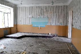 Destroyed school in Krakhove