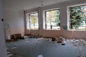 Destroyed school in Krakhove