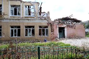 Destroyed school in Krakhove