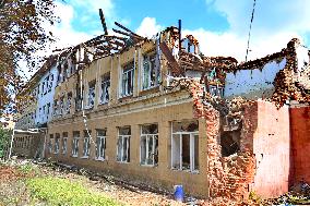 Destroyed school in Krakhove