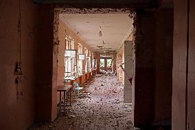 Destroyed school in Krakhove