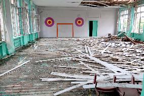 Destroyed school in Krakhove