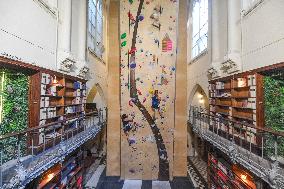 19th Century Church Transformed Into A Climbing Wall - Paris