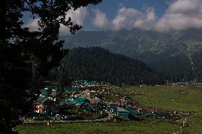 Daily Life In Gulmarg Kashmir