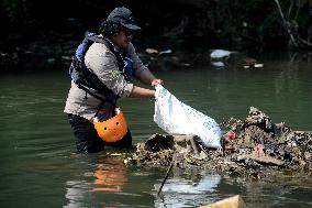 Clean Up River On The Indonesian Independence Day