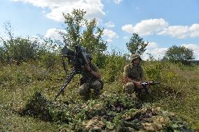 UKRAINE-SOLDIERS-TRAINING