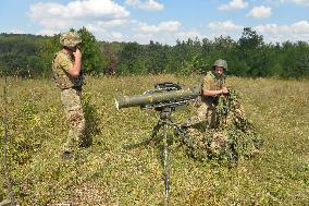 UKRAINE-SOLDIERS-TRAINING